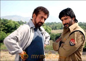 Ishqiya Movie Stills photo 27