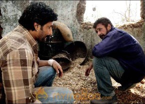 Ishqiya Movie Stills photo 8