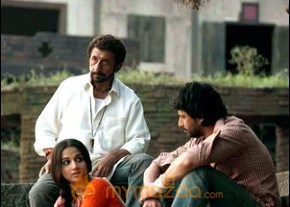 Ishqiya Movie Stills photo 28