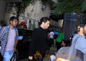 John Abraham - Shruthi Hassan on sets of Welcome Back   photo 4