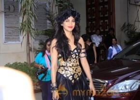 John Abraham - Shruthi Hassan on sets of Welcome Back   photo 9