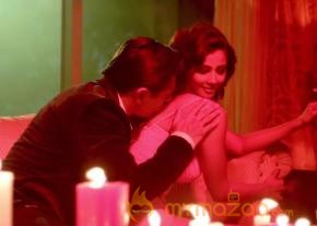 Karan Singh romance with Daisy Shah hot photos photo 33