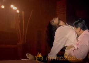 Karan Singh romance with Daisy Shah hot photos photo 52