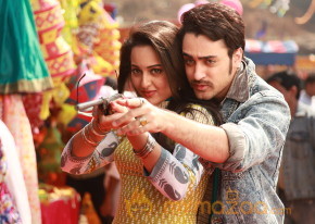 Once Upon a time in Mumbai-Dobara Movie Stills  photo 6