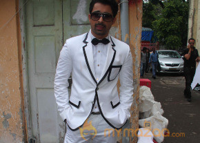 Sharafat Gayi Tel Lene Movie On Location Stills  photo 4