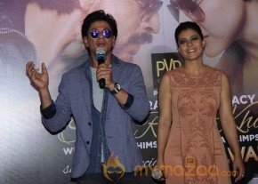SRK And Kajol At Sneak Preview Show Of Dilwale photo 39