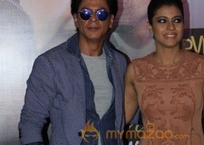 SRK And Kajol At Sneak Preview Show Of Dilwale photo 20