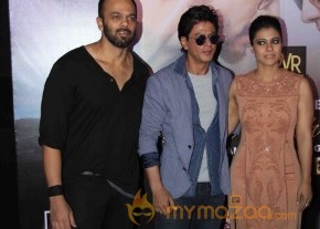 SRK And Kajol At Sneak Preview Show Of Dilwale photo 8