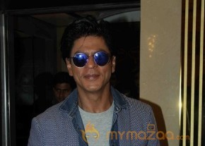 SRK And Kajol At Sneak Preview Show Of Dilwale photo 29