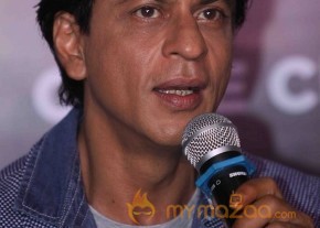 SRK And Kajol At Sneak Preview Show Of Dilwale photo 11