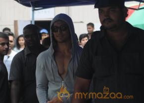 Tiger Shroff Spotted on Baaghi Sets Photos  photo 4