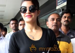 Celebrities Spotted at Airport Photos  photo 16