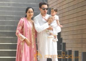 Imran Khan Celebrates Eid with Family Photos  photo 19