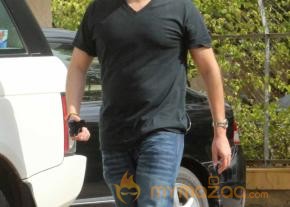 Salman Khan Snapped Photos on the eve of Rakhi  photo 21