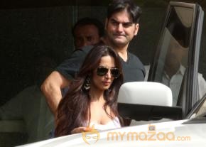 Salman Khan Snapped Photos on the eve of Rakhi  photo 9