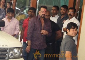 Sanjay Dutt leaving for Jail Photos  photo 3