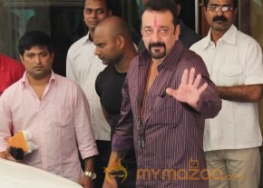 Sanjay Dutt leaving for Jail Photos  photo 6