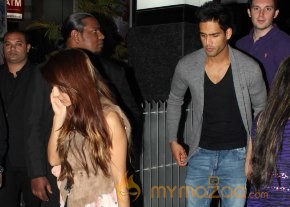 Siddharth Mallya, Anusha Dhandekar snapped in bandra  photo 12