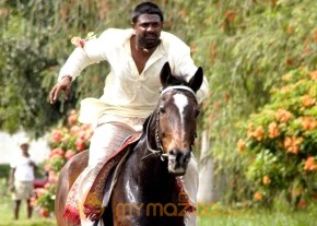 Kari Chirathe movie stills photo 9
