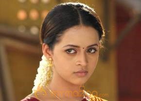 Bhavana Cute and Hot Gallery photo 40