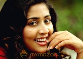 Naviya Nair Cute Photo Gallery photo 9