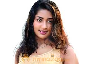 Naviya Nair Cute Photo Gallery photo 10