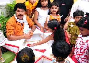 Loud Speaker Movie Stills photo 2
