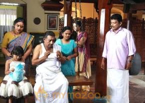 Puthiya Mugham Movie Stills photo 8