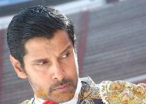 Hot Vikram Photo Gallery photo 8