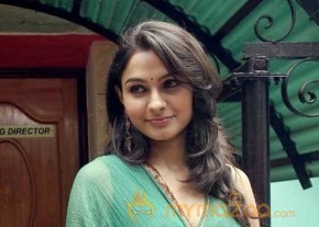 Actress Andrea Jeremiah Hot Stills