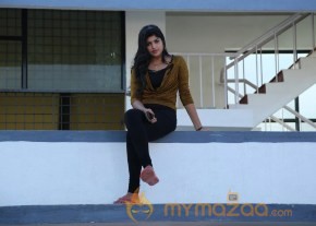 Actress Naina Sarvaar Latest Stills photo 20
