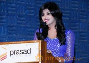 Actress Naina Sarwar beautiful photos photo 8