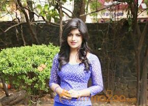 Actress Naina Sarwar beautiful photos photo 4