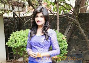 Actress Naina Sarwar beautiful photos photo 7