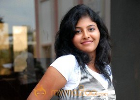 Anjali stills photo 11
