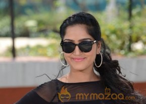 Divya Singh Hot Photos photo 6