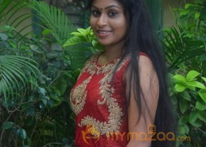 Nivedhitha Tamil Actress Stills  photo 10