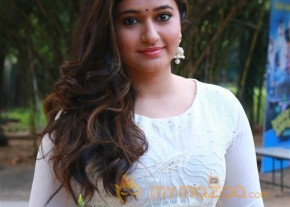 Poonam Bajwa's Muthina Kathirika Movie Still