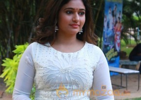 Poonam Bajwa's Muthina Kathirika Movie Still photo 7