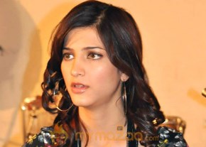 Sruthi Hassan stills photo 11
