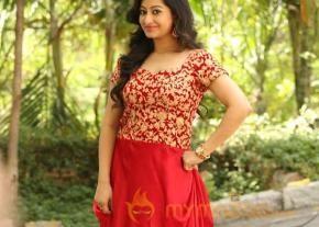 Tamil Actress Tejaswini Hot Photoshoot on Gagra photo 4