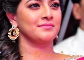 Varalaxmi Sarathkumar Latest Photos photo 7
