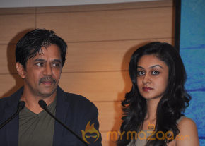 Actress Aishwarya Arjun Press Meet photo 61