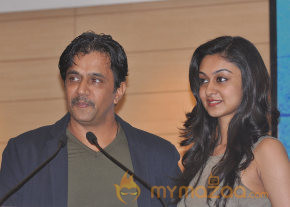 Actress Aishwarya Arjun Press Meet photo 59