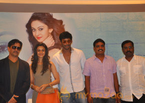 Actress Aishwarya Arjun Press Meet photo 19