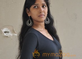 Actress Rushi new Photos in minugurulu press meet photo 8