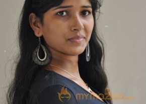 Actress Rushi new Photos in minugurulu press meet photo 10