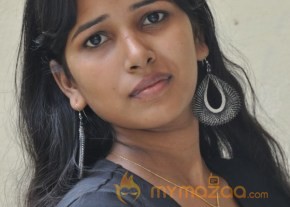 Actress Rushi new Photos in minugurulu press meet photo 3