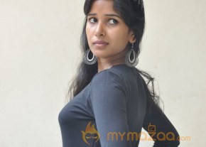 Actress Rushi new Photos in minugurulu press meet photo 16