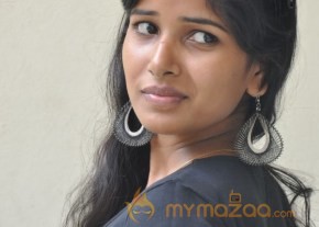Actress Rushi new Photos in minugurulu press meet photo 20